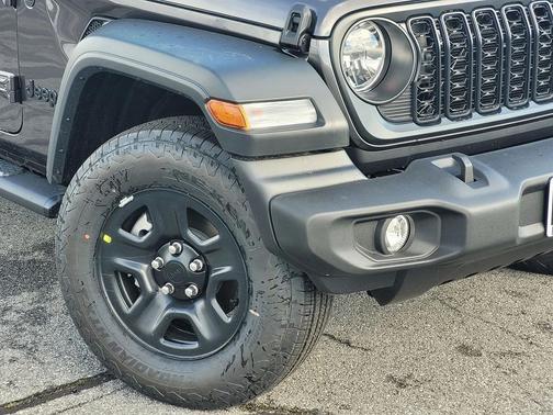 Granite Crystal Metallic Clearcoat 2026 Jeep Wrangler Sport