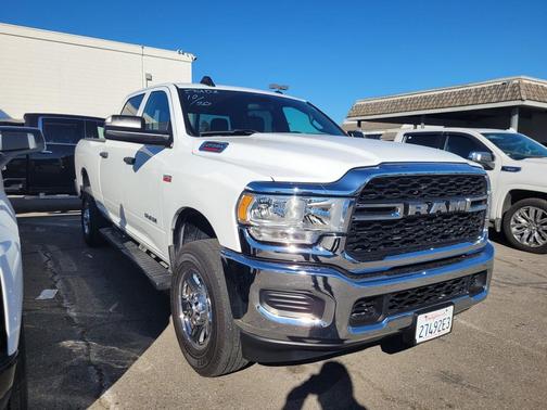 2021 RAM 2500 Tradesman Crew Cab 4x4 6'4' Box