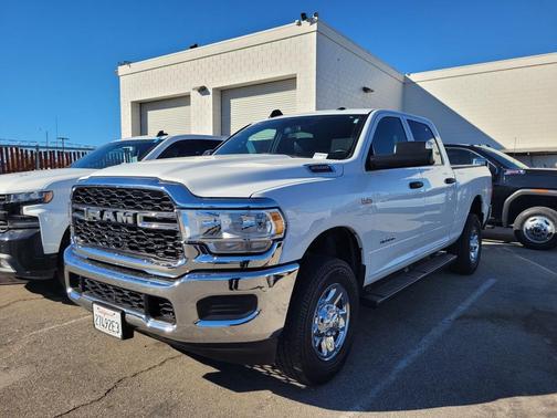 2021 RAM 2500 Tradesman Crew Cab 4x4 6'4' Box