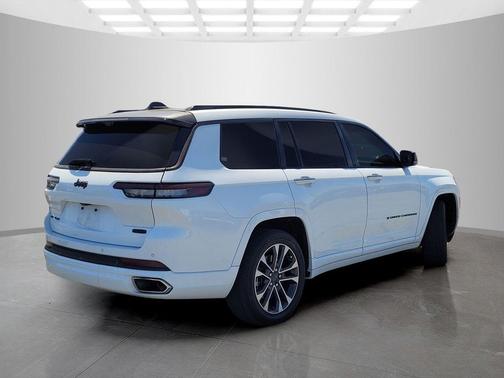 Bright White Clearcoat 2022 Jeep Grand Cherokee L Overland