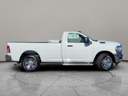 2024 RAM 2500 Tradesman Regular Cab 4x2 8' Box