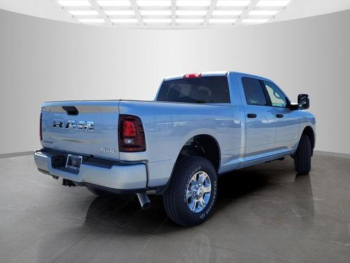 Silver Zynith 2026 RAM 2500 Big Horn Crew Cab 4x4 6'4' Box