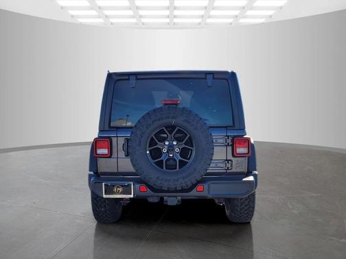 Granite Crystal Metallic Clearcoat 2026 Jeep Wrangler Willys