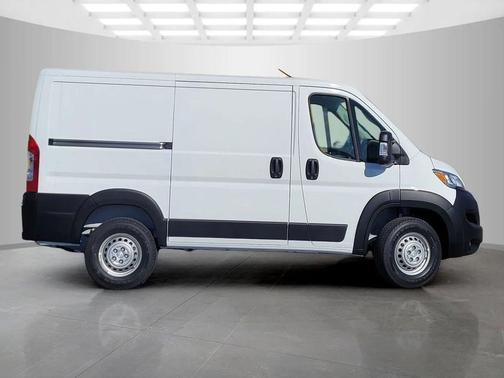 Bright White Clearcoat 2026 RAM ProMaster 1500 Low Roof