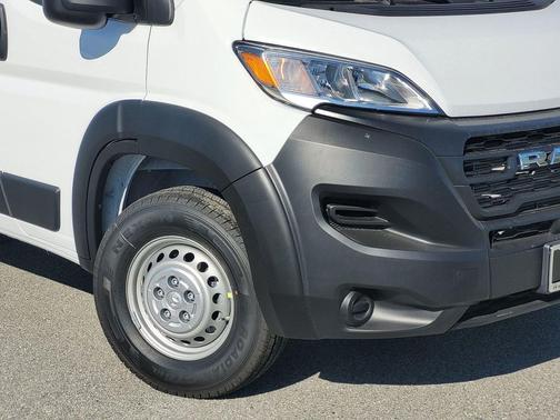 Bright White Clearcoat 2026 RAM ProMaster 1500 Low Roof