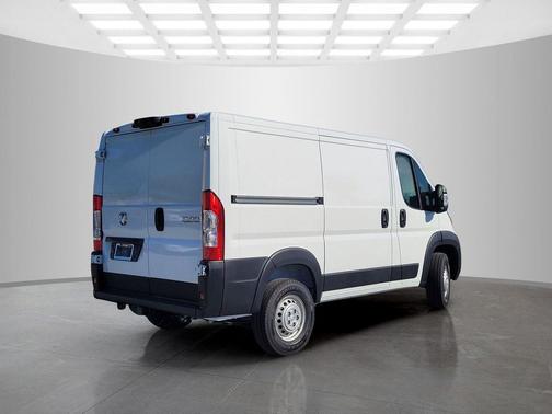 Bright White Clearcoat 2026 RAM ProMaster 1500 Low Roof
