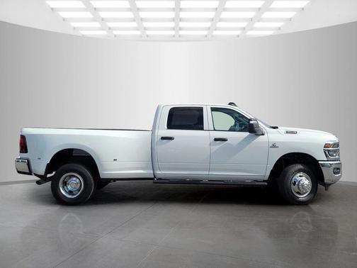 Bright White Clearcoat 2026 RAM 3500 Tradesman