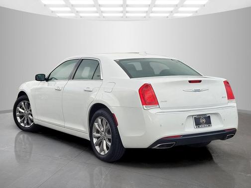 2021 Chrysler 300 Touring