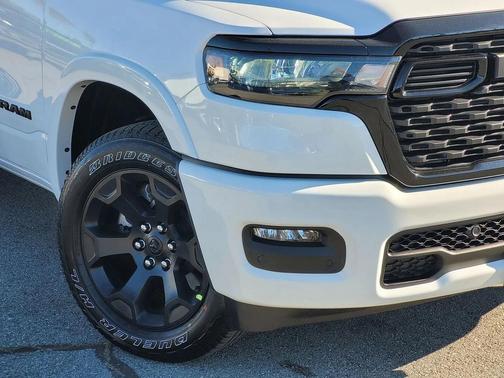 Bright White Clearcoat 2026 RAM 1500 Big Horn/Lone Star