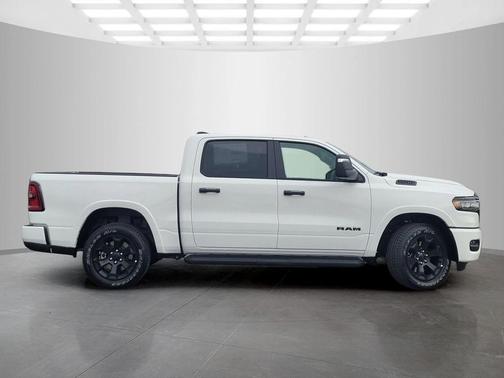 Bright White Clearcoat 2026 RAM 1500 Big Horn/Lone Star