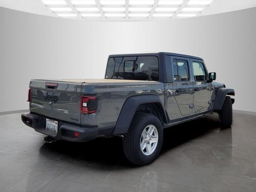 Sting-Gray Clearcoat 2020 Jeep Gladiator Sport S