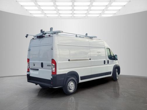 2025 RAM 2500 Laramie Crew Cab 4x4 6'4' Box