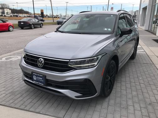 2022 Volkswagen Tiguan 2.0T SE R-Line Black