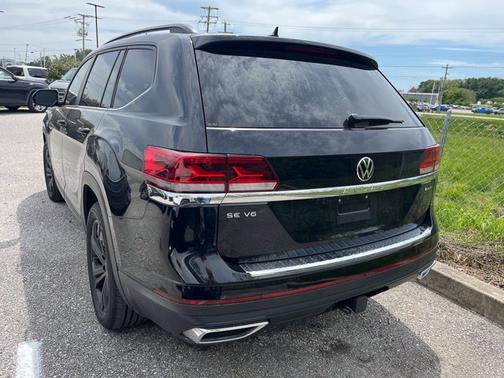 Deep Black Pearl Effect 2023 Volkswagen Atlas 3.6 SE w/ Technology