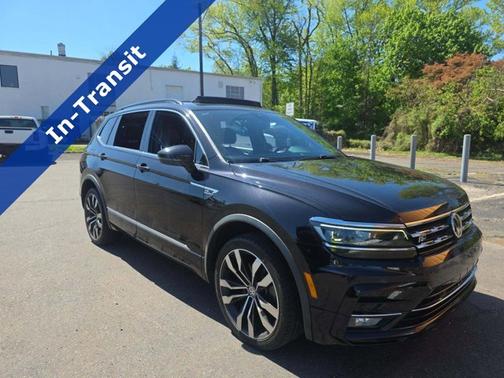 Deep Black Pearl Effect 2020 Volkswagen Tiguan 2.0T SEL Premium R-Line