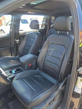 Deep Black Pearl Effect 2020 Volkswagen Tiguan 2.0T SEL Premium R-Line