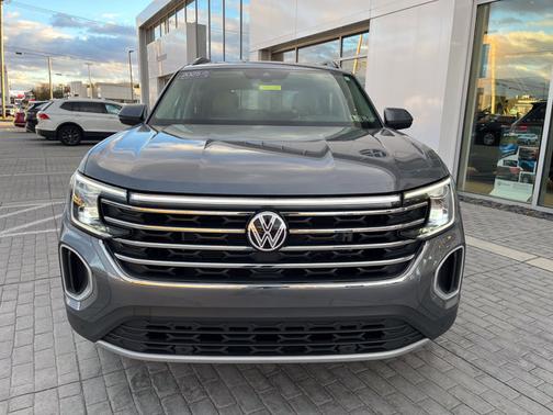 2025 Volkswagen Atlas 2.0T SE