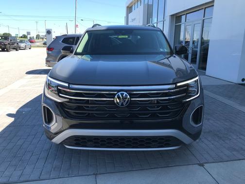 Pure Gray 2025 Volkswagen Atlas 2.0T Peak Edition