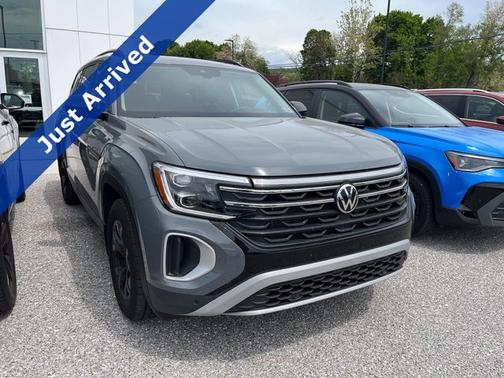 Pure Gray 2025 Volkswagen Atlas 2.0T Peak Edition SUV