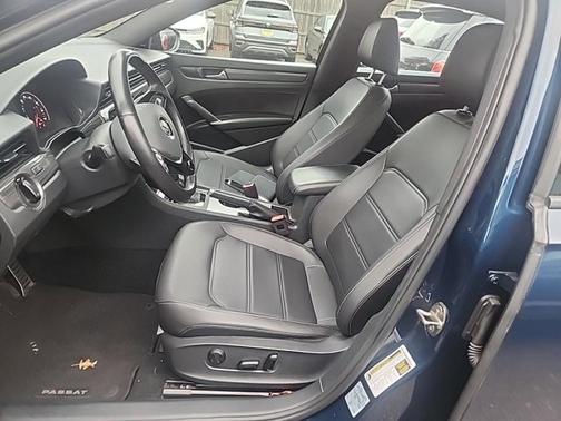 2022 Volkswagen Passat 2.0T R-Line