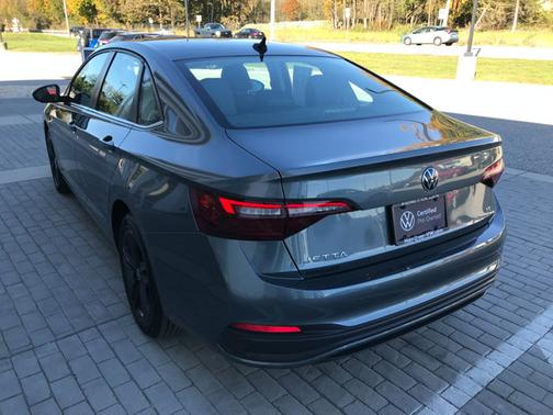 2022 Volkswagen Jetta 1.5T SE