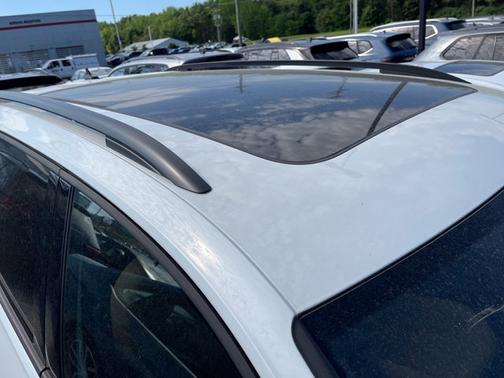 Opal White Pearl Effect 2023 Volkswagen Tiguan 2.0T SE R-Line Black