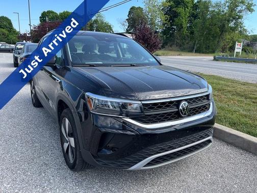 Deep Black Pearl Effect 2024 Volkswagen Taos 1.5T S