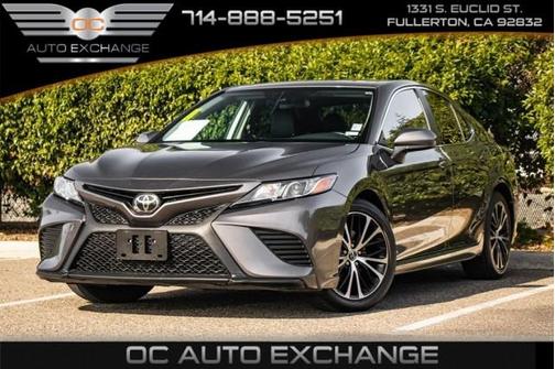 Photo 1 of 33 of 2019 Toyota Camry SE