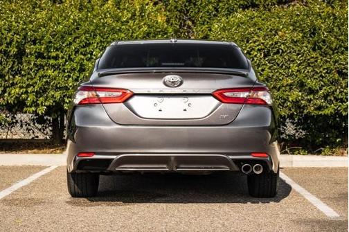 Photo 5 of 33 of 2019 Toyota Camry SE