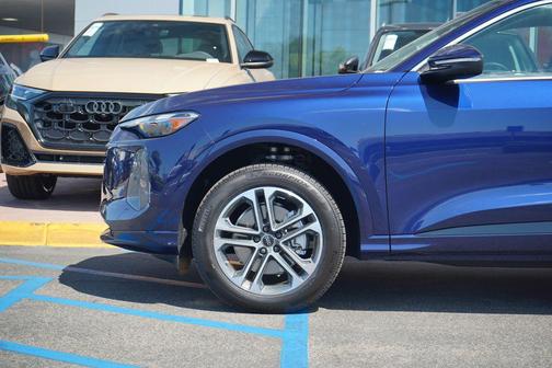 2025 Audi Q5 Premium