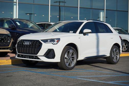 2025 Audi Q3 Premium 45 TFSI S line quattro Tiptronic