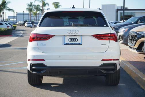 2025 Audi Q3 Premium 45 TFSI S line quattro Tiptronic