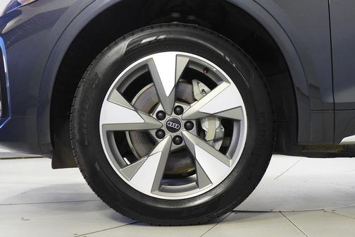 2023 Audi Q5 40 Premium