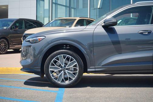 2025 Audi Q5 Premium Plus