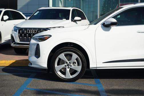 2025 Audi Q5 Premium Plus TFSI quattro S tronic