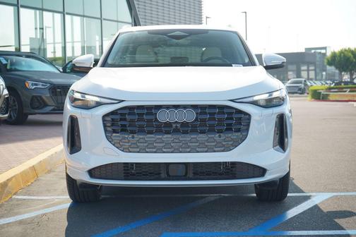 2025 Audi Q5 Premium