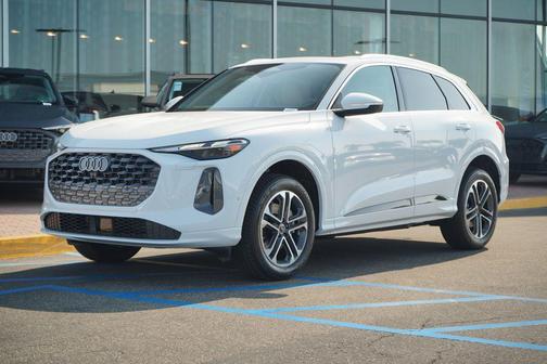 2025 Audi Q5 Premium