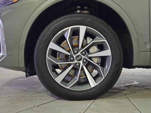 2023 Audi Q5 45 S line Premium