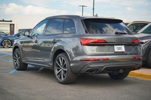 2025 Audi Q7 45 Premium Plus