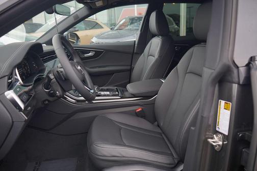 2025 Audi Q8 55 Premium Plus
