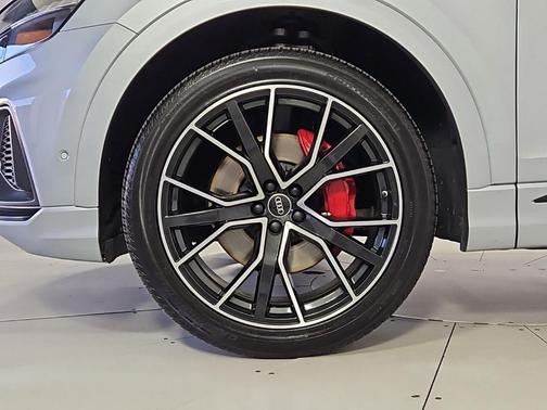 2023 Audi Q8 55 Premium Plus