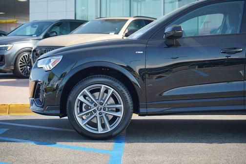 2025 Audi Q3 Premium 45 TFSI S line quattro Tiptronic