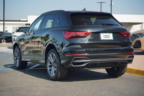 2025 Audi Q3 Premium 45 TFSI S line quattro Tiptronic