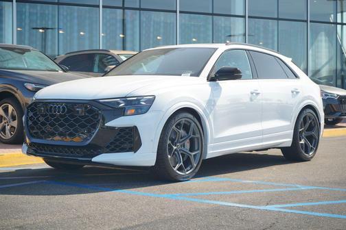 2025 Audi RS Q8 4.0T