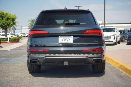 2025 Audi Q7 55 Premium Plus