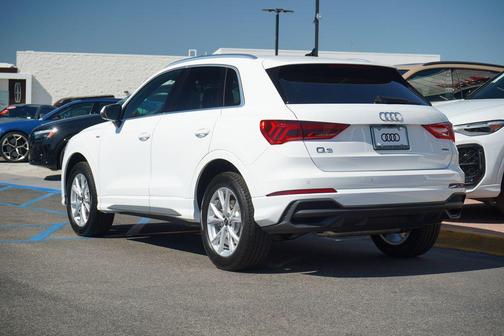 2025 Audi Q3 Premium 45 TFSI S line quattro Tiptronic