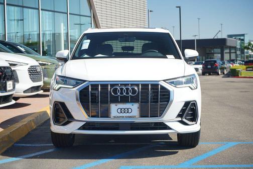 2025 Audi Q3 Premium 45 TFSI S line quattro Tiptronic