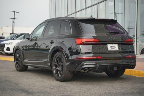 2026 Audi SQ7 4.0T Premium Plus