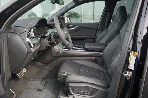 2026 Audi SQ7 4.0T Premium Plus