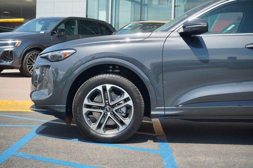 2025 Audi Q5 Premium Plus